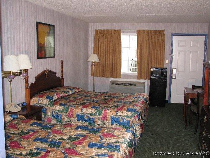 Angel Inn Near Imax, A Travelodge By Wyndham Branson Room photo