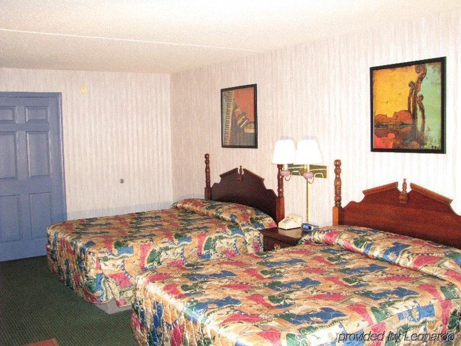 Angel Inn Near Imax, A Travelodge By Wyndham Branson Exterior photo