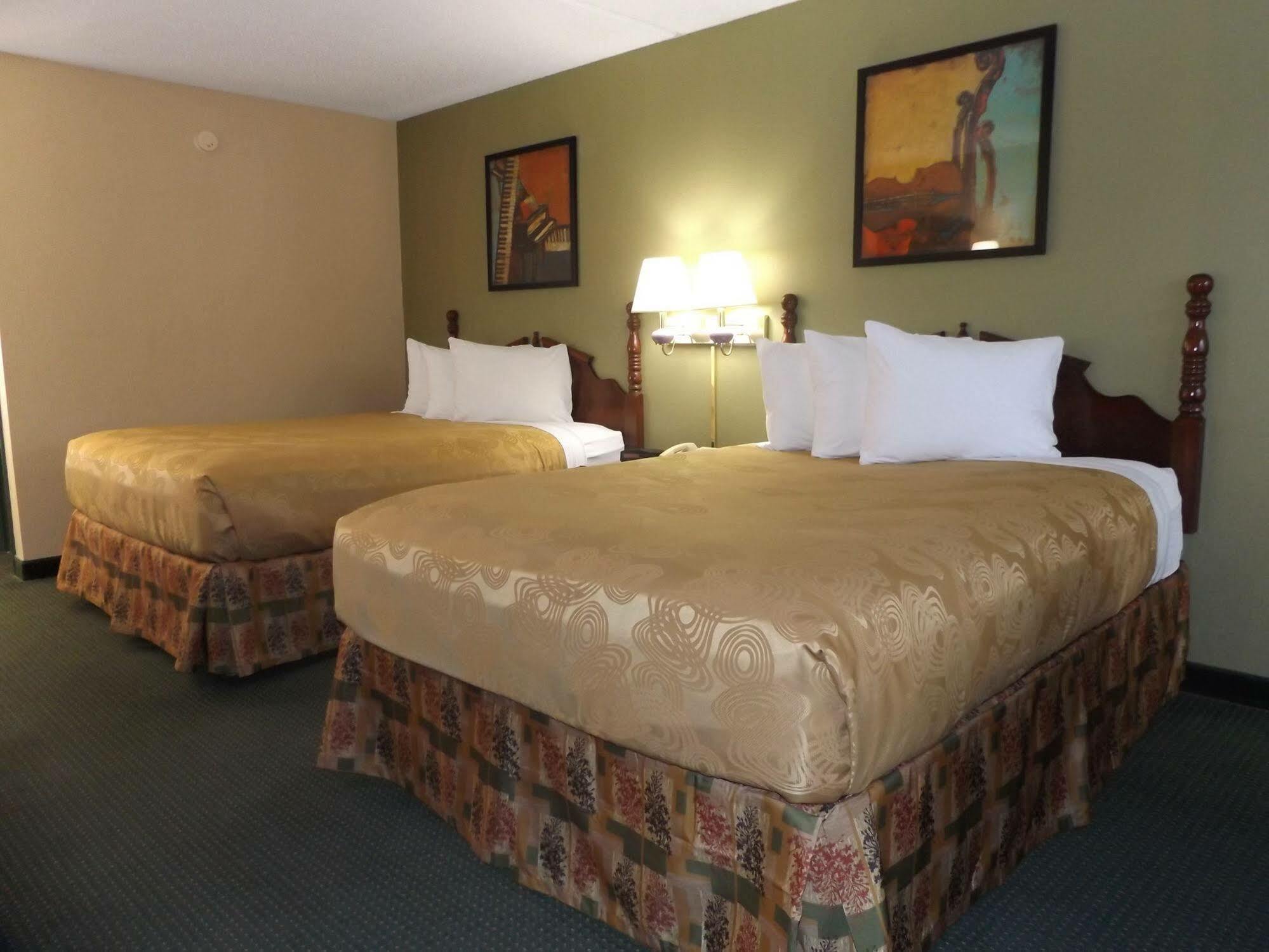 Angel Inn Near Imax, A Travelodge By Wyndham Branson Exterior photo