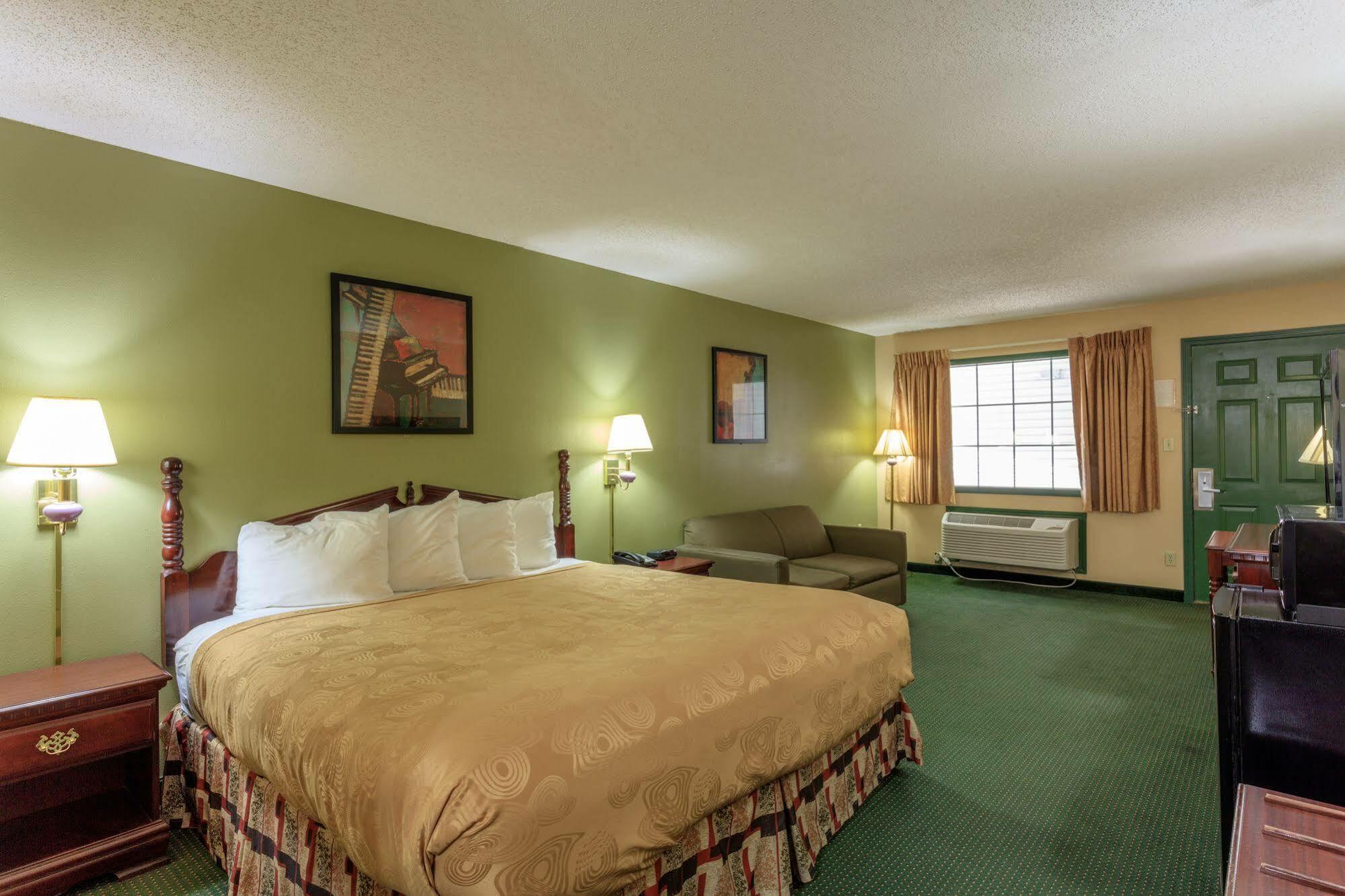 Angel Inn Near Imax, A Travelodge By Wyndham Branson Exterior photo
